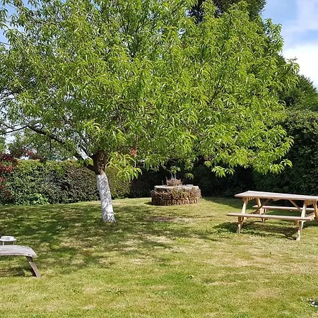 Au Petit Tambour D'autingues Bed & Breakfast 3*